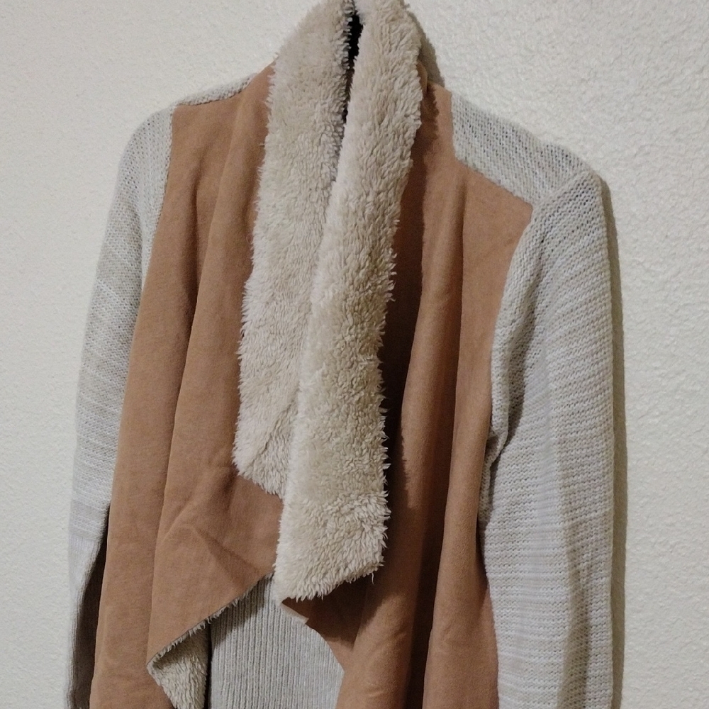 Hem & Thread White and Cream Cardigan with Open Front Design - Picture 7 of 9